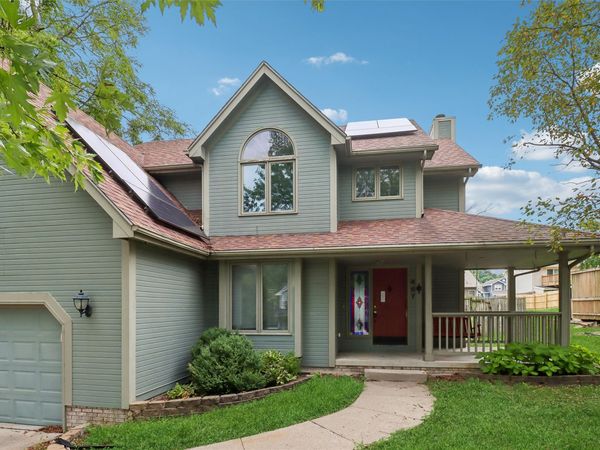 467 Edgewood Lane, Pleasant Hill, IA 50327