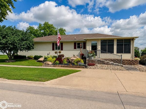 110 NW 2nd Street, Buffalo Center, IA 50424