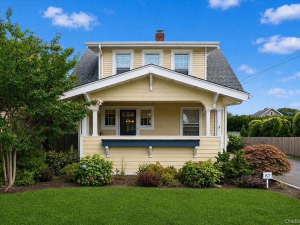 87 Islip Avenue , Islip, NY 11751