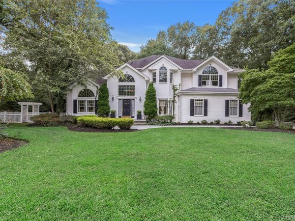 14 Cobbler Lane, East Setauket, NY 11733