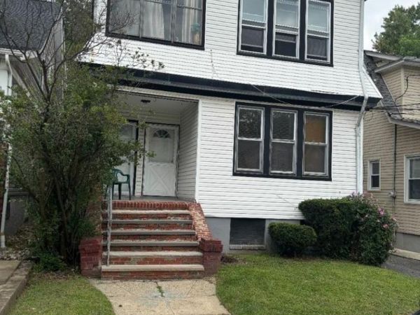 22 Peachtree Rd, Maplewood, NJ 07040