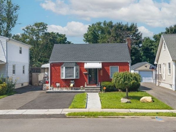 379 Chamberlain Ave, Paterson, NJ 07502