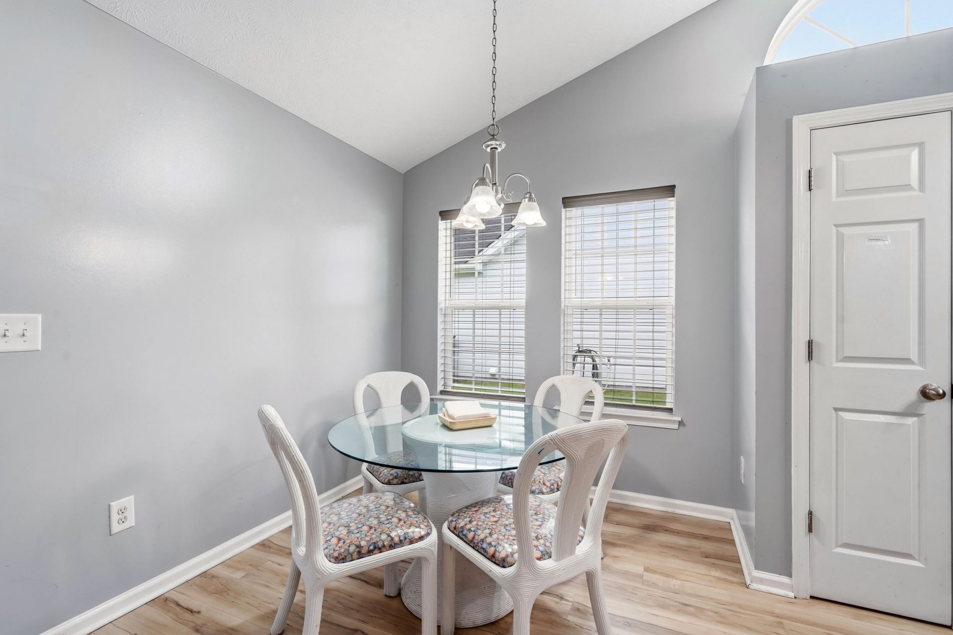 296 Foxpath Loop Photo 12