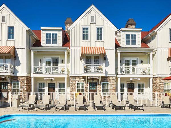 2057 Lake Street, Unit 6J, Holland, MI 49424