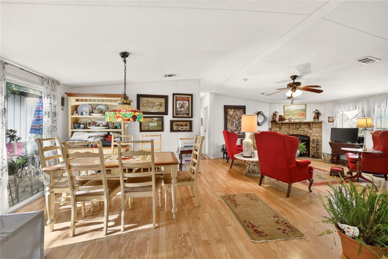 6051 SE 148th Terrace , Morriston, FL 32668 Photo