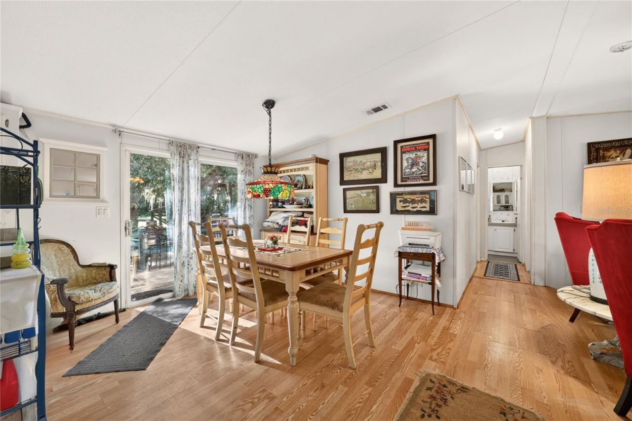 6051 SE 148th Terrace , Morriston, FL 32668 Photo