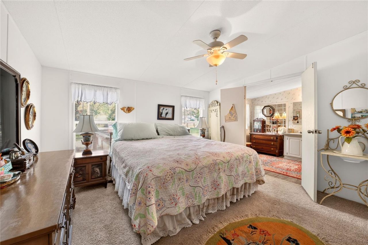 6051 SE 148th Terrace , Morriston, FL 32668 Photo