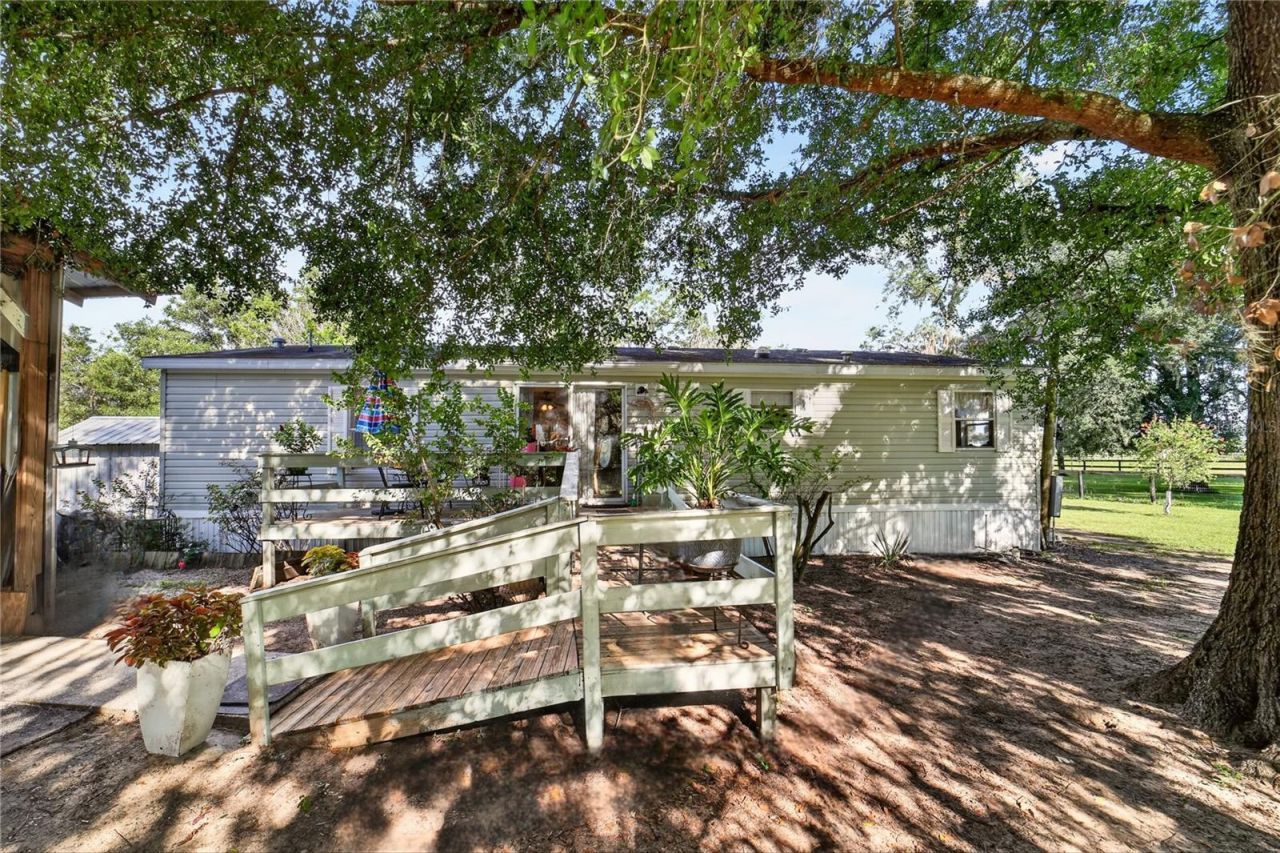 6051 SE 148th Terrace , Morriston, FL 32668 Photo