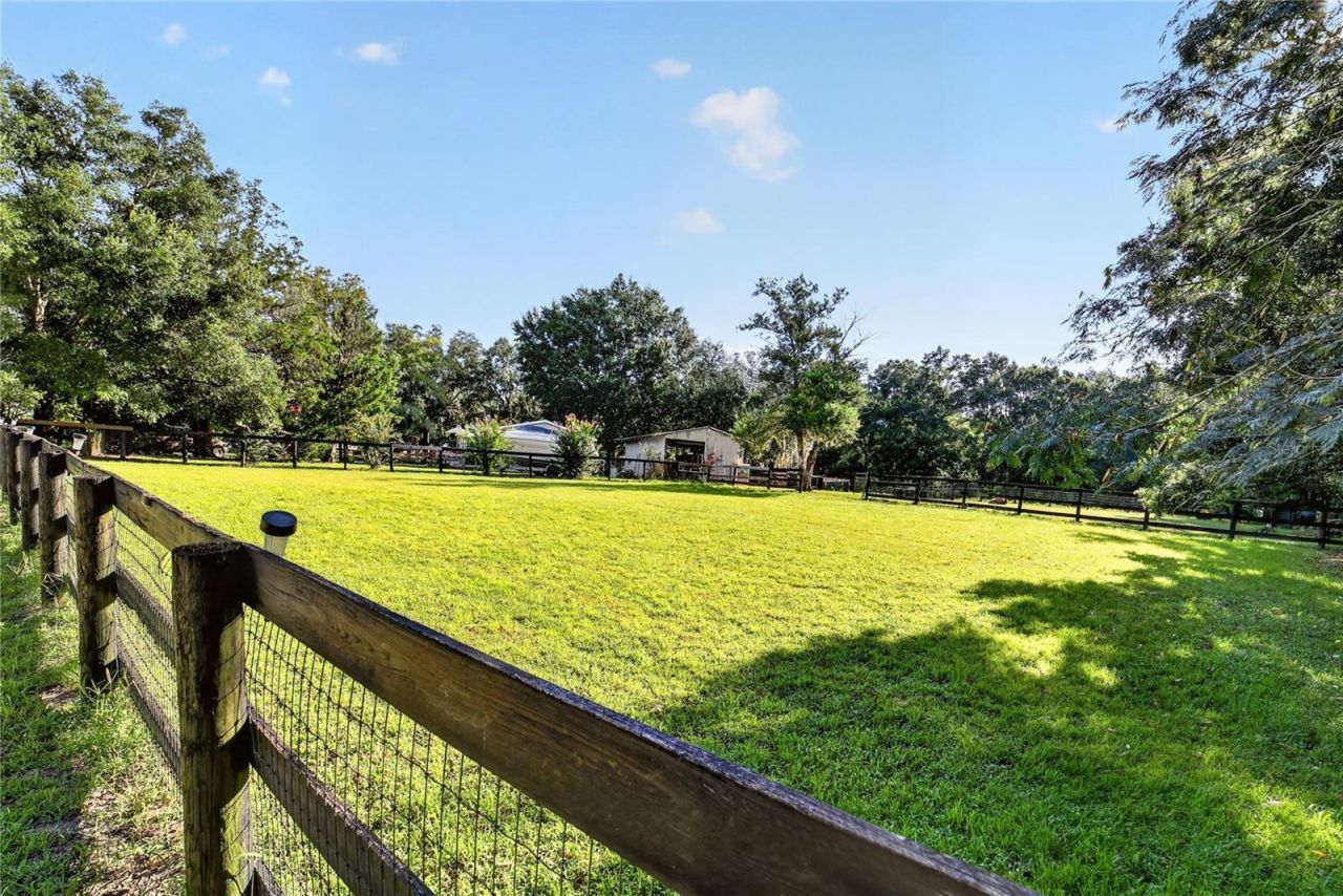 6051 SE 148th Terrace , Morriston, FL 32668 Photo