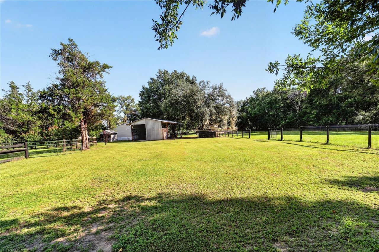 6051 SE 148th Terrace , Morriston, FL 32668 Photo