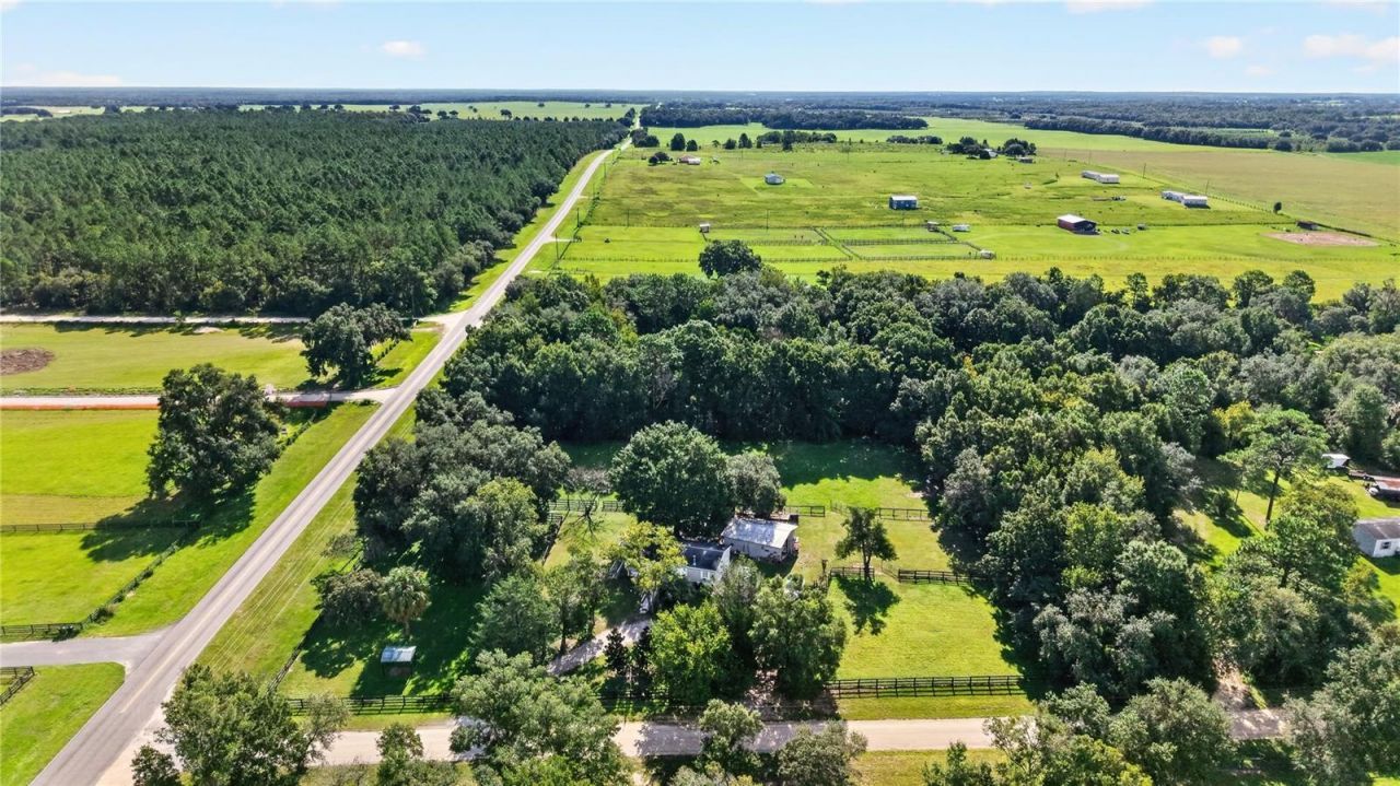6051 SE 148th Terrace , Morriston, FL 32668 Photo