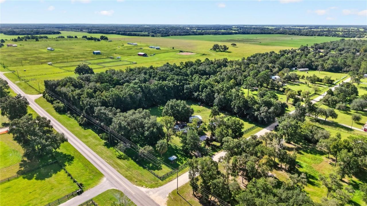 6051 SE 148th Terrace , Morriston, FL 32668 Photo