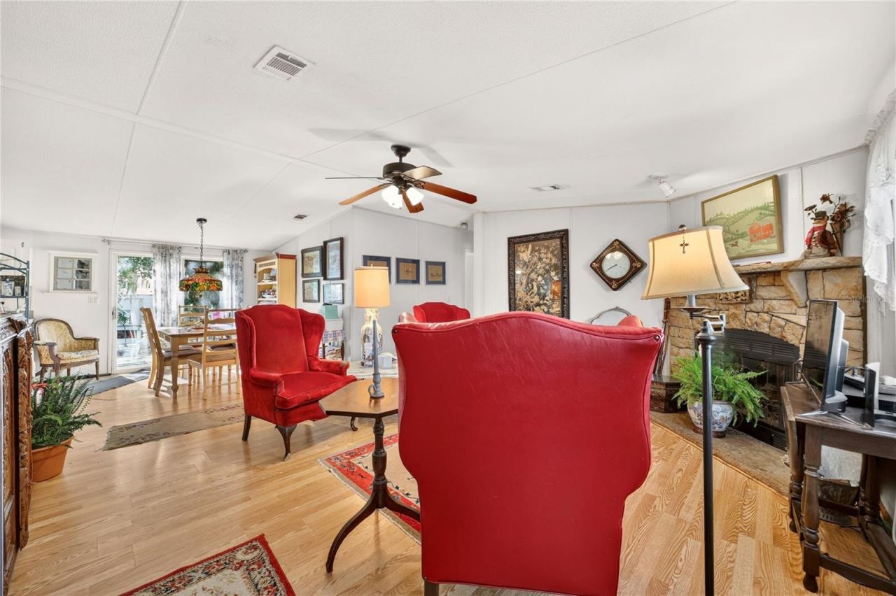 6051 SE 148th Terrace , Morriston, FL 32668 Photo