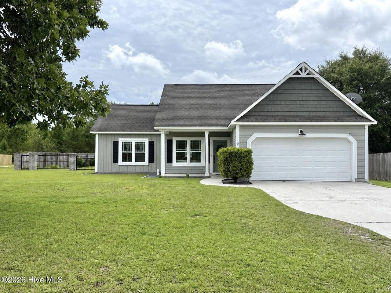 121 Blueberry Fields Road, Maple Hill, NC 28454 Main Photo