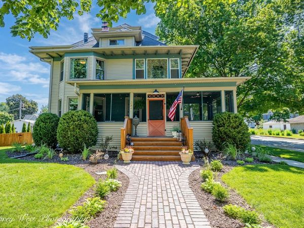 244 S Sycamore Street , Genoa, IL 60135