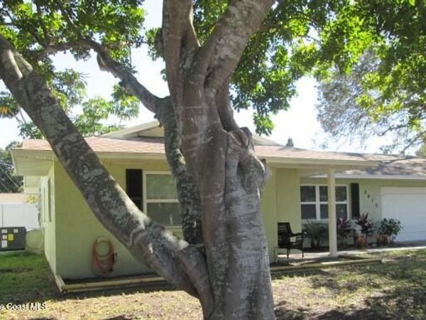 3615 Oxford Drive W , Bradenton, FL 34207
