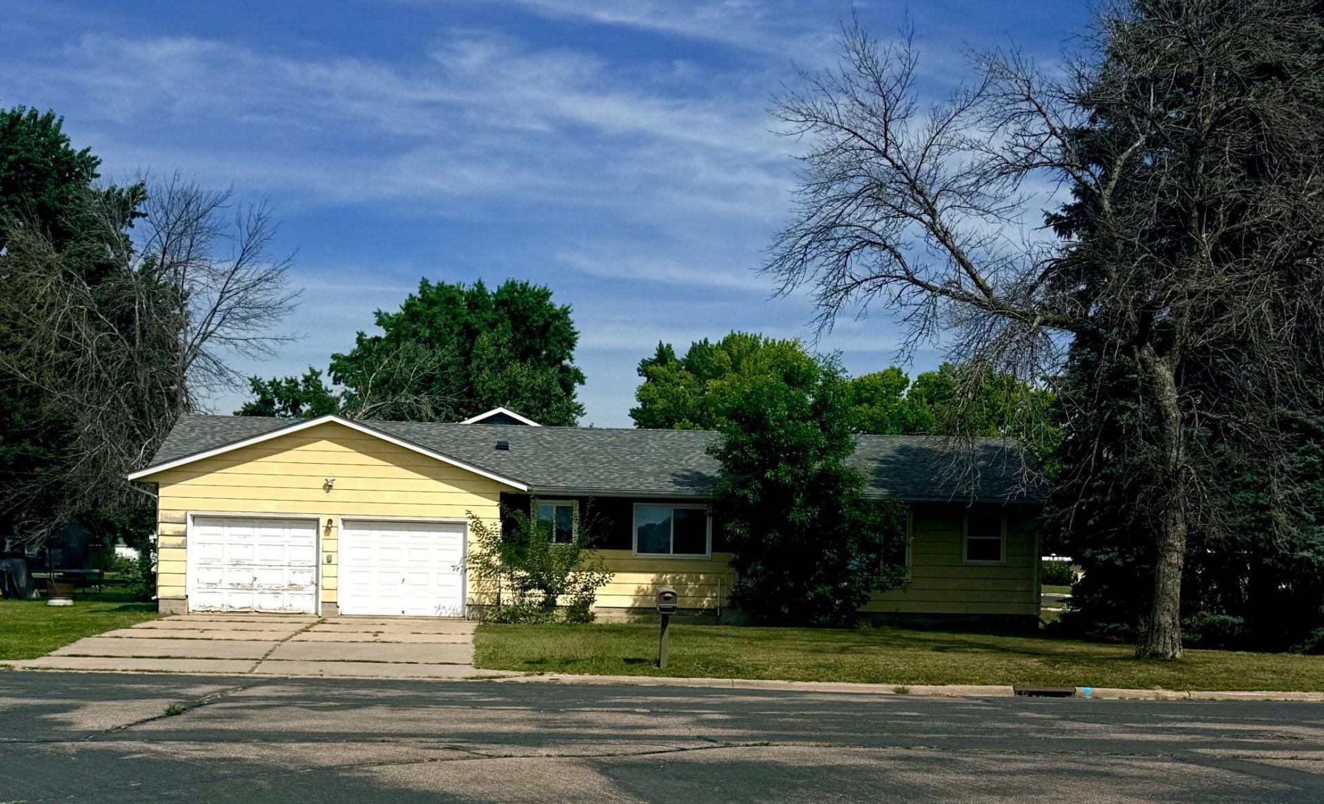 308 E Raven Street , Belle Plaine, MN 56011 Main Photo