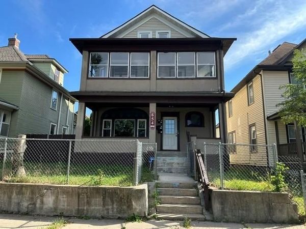 654 Fuller Avenue, Saint Paul, MN 55104