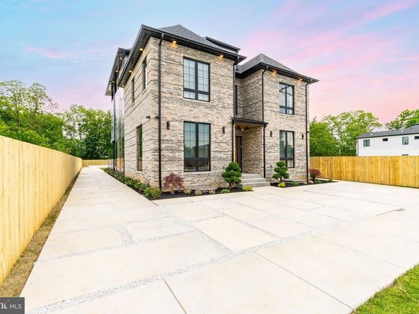 9739 KREWSTOWN ROAD , PHILADELPHIA, PA 19115