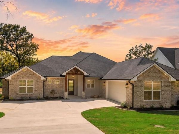 566 Clubhouse Drive, Corsicana, TX 75109