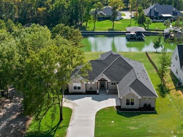 566 Clubhouse Drive, Corsicana, TX 75109