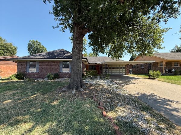 9026 E 28th Street , Tulsa, OK 74129
