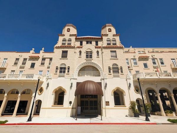235 SUNRISE Avenue, Unit 2211, Palm Beach, FL 33480
