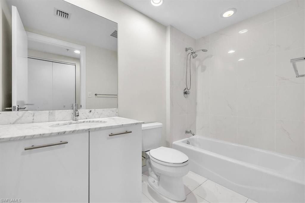 3000 Oasis Grand Blvd , Unit 2802, Fort Myers, FL 33916 Photo