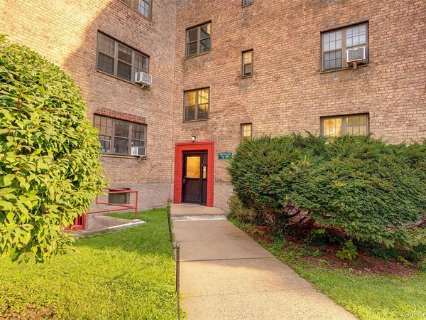 78-35 147th Street , Unit 2E, Kew Garden Hills, NY 11367