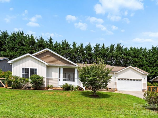 9 Farthings Drive , Arden, NC 28704