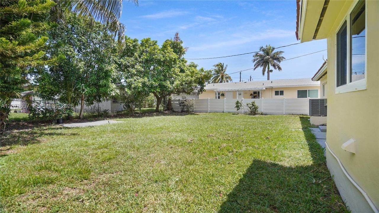 903 NE 2nd St, Hallandale Beach, FL 33009 Photo