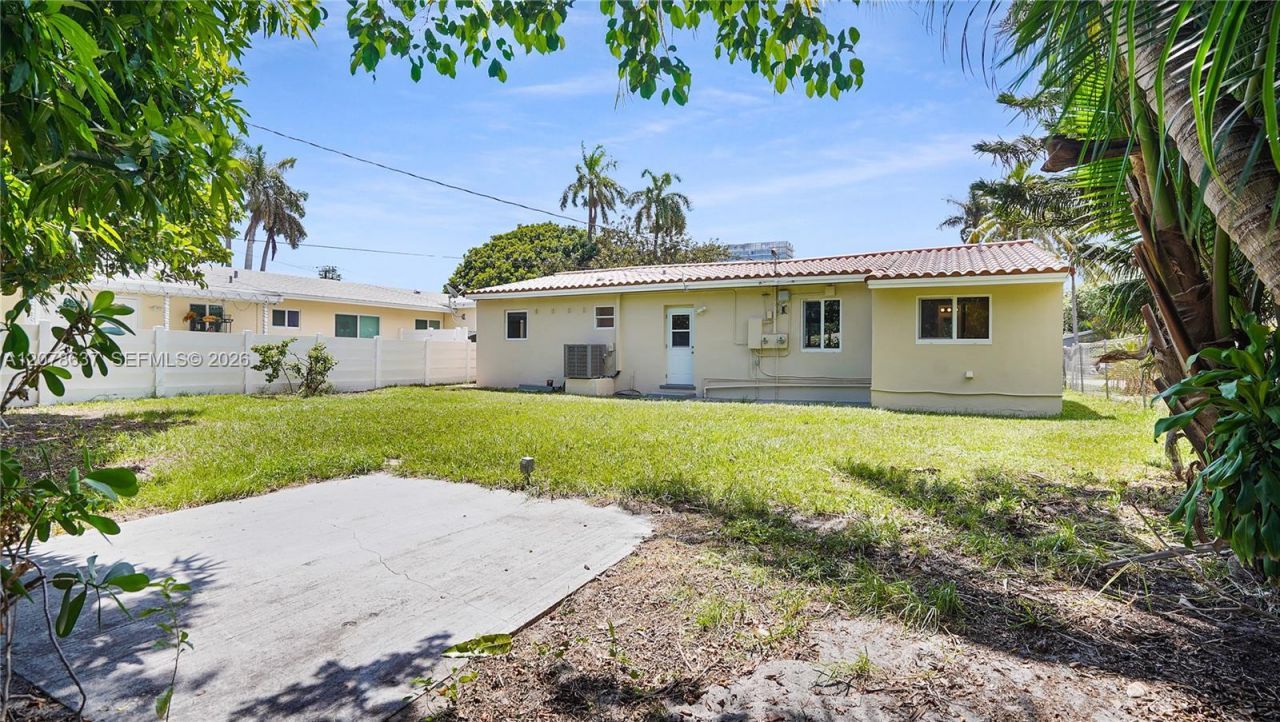 903 NE 2nd St, Hallandale Beach, FL 33009 Photo