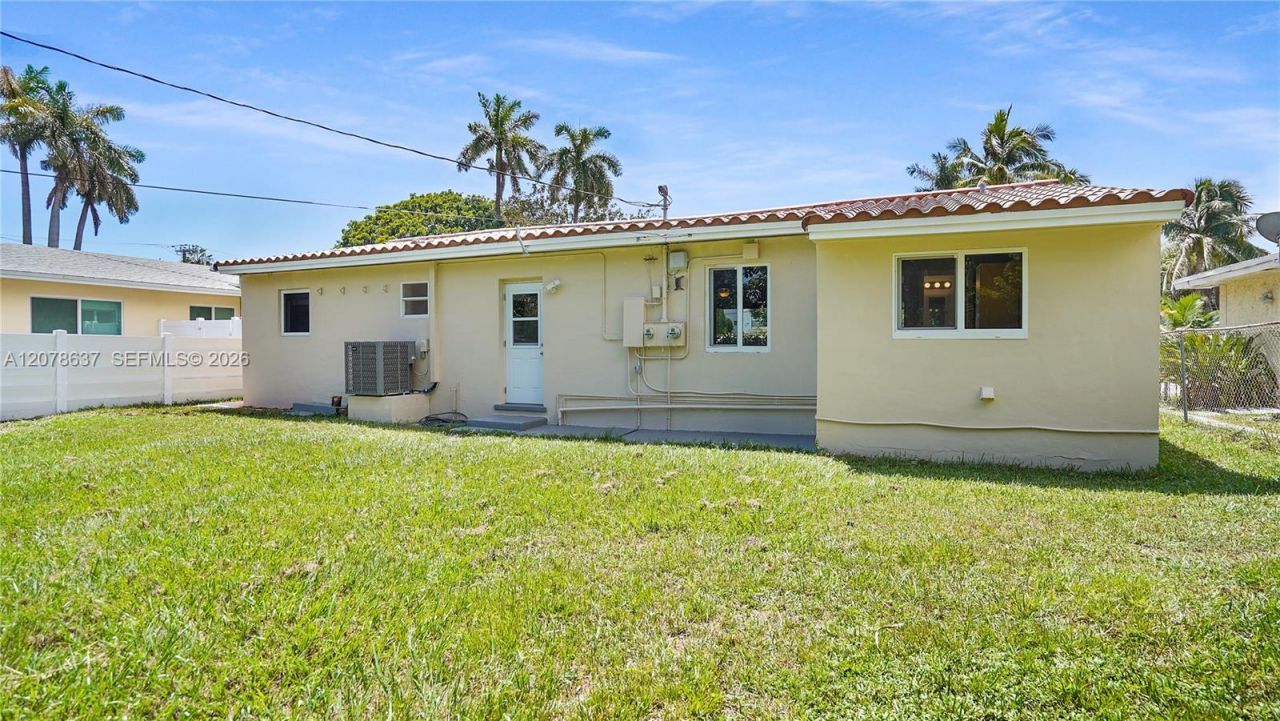 903 NE 2nd St, Hallandale Beach, FL 33009 Photo