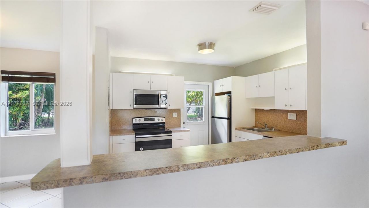 903 NE 2nd St, Hallandale Beach, FL 33009 Photo