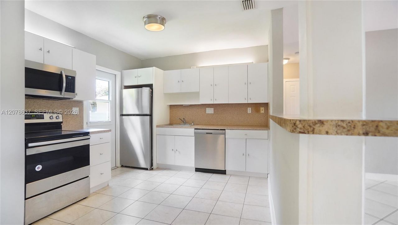 903 NE 2nd St, Hallandale Beach, FL 33009 Photo