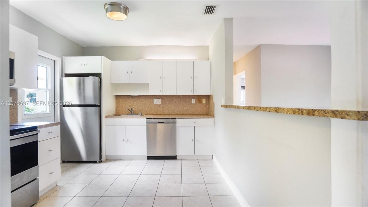 903 NE 2nd St, Hallandale Beach, FL 33009 Photo