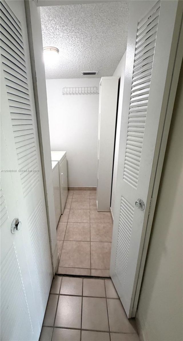 351 Palm Way , Unit 303, Pembroke Pines, FL 33025 Photo