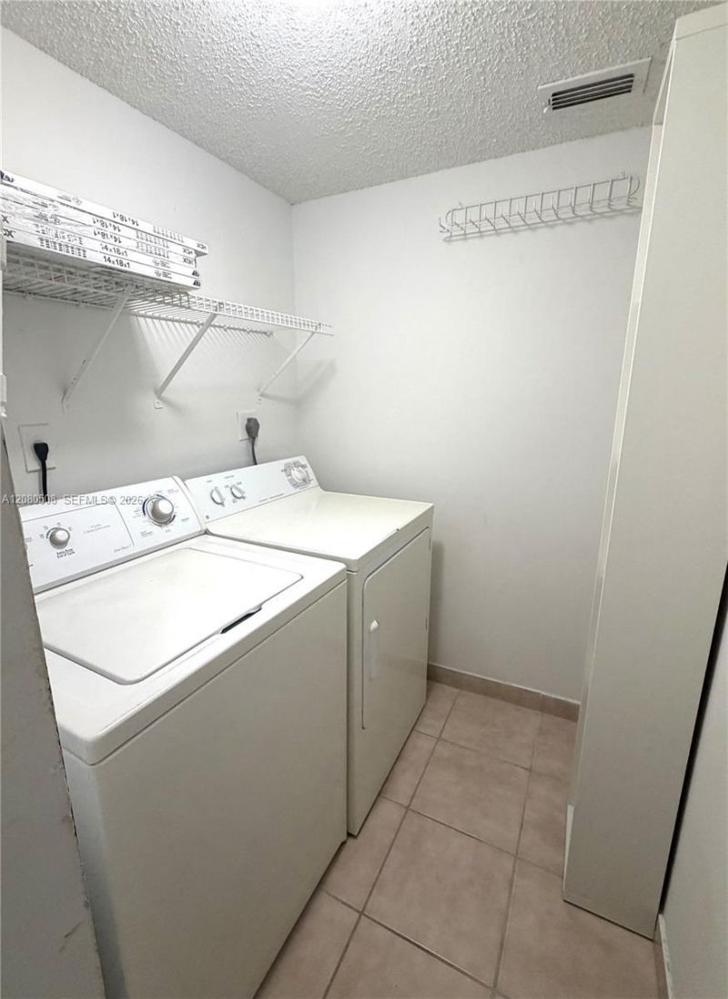 351 Palm Way , Unit 303, Pembroke Pines, FL 33025 Photo
