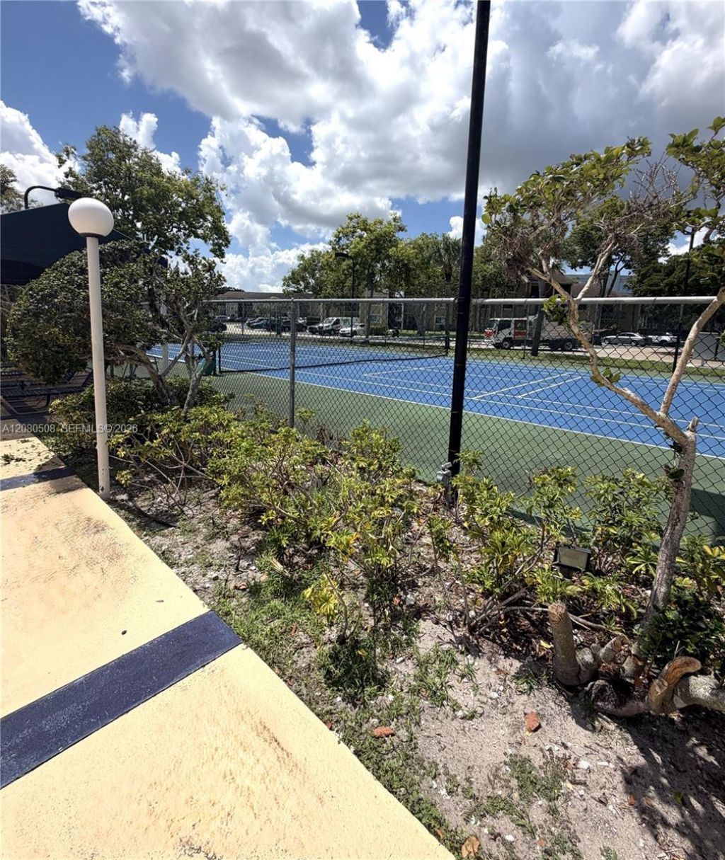 351 Palm Way , Unit 303, Pembroke Pines, FL 33025 Photo