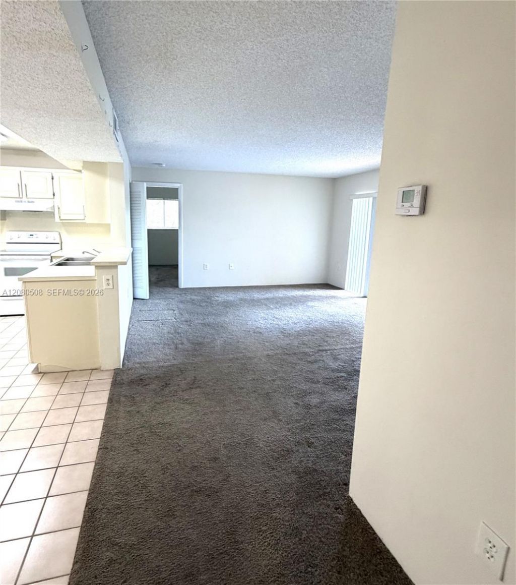 351 Palm Way , Unit 303, Pembroke Pines, FL 33025 Photo