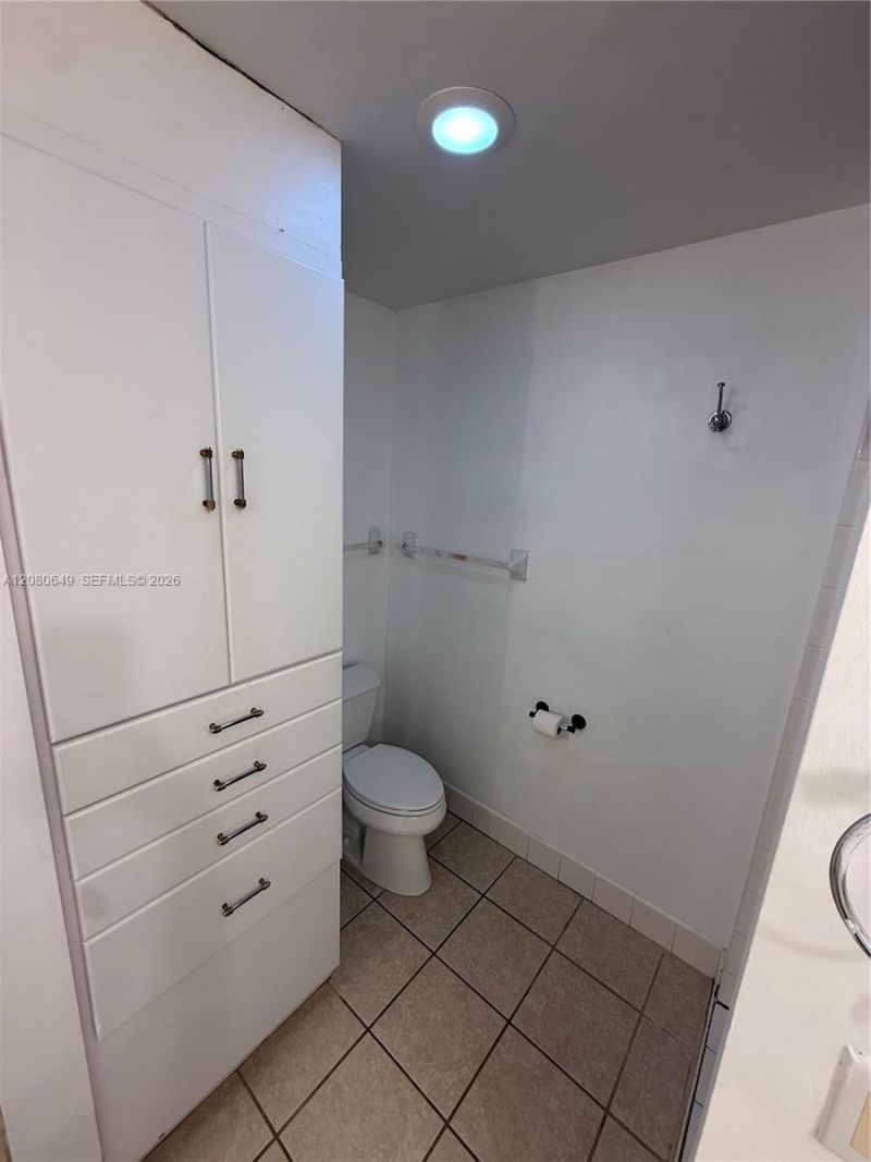 9755 NW 52nd St, Unit 212, Doral, FL 33178 Photo