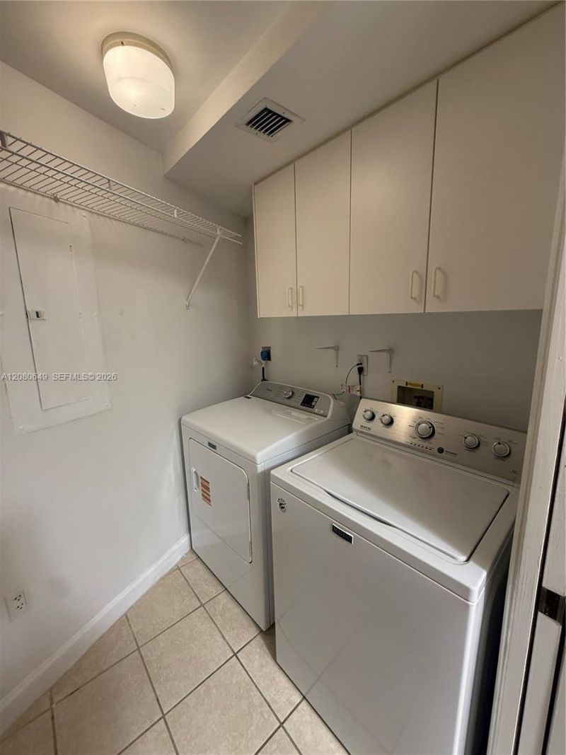9755 NW 52nd St, Unit 212, Doral, FL 33178 Photo