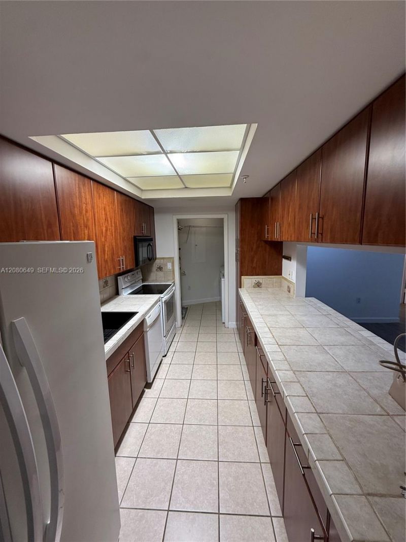 9755 NW 52nd St, Unit 212, Doral, FL 33178 Photo