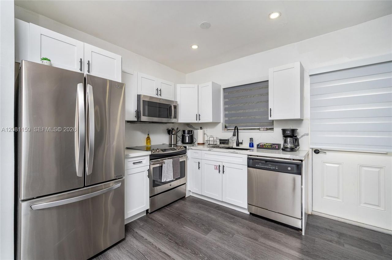 1704 S Le Jeune Rd, Coral Gables, FL 33134 Photo