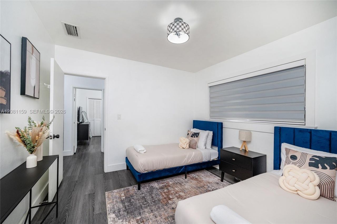 1704 S Le Jeune Rd, Coral Gables, FL 33134 Photo