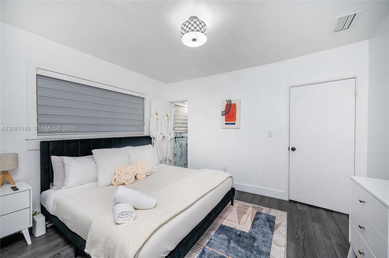 1704 S Le Jeune Rd, Coral Gables, FL 33134 Photo