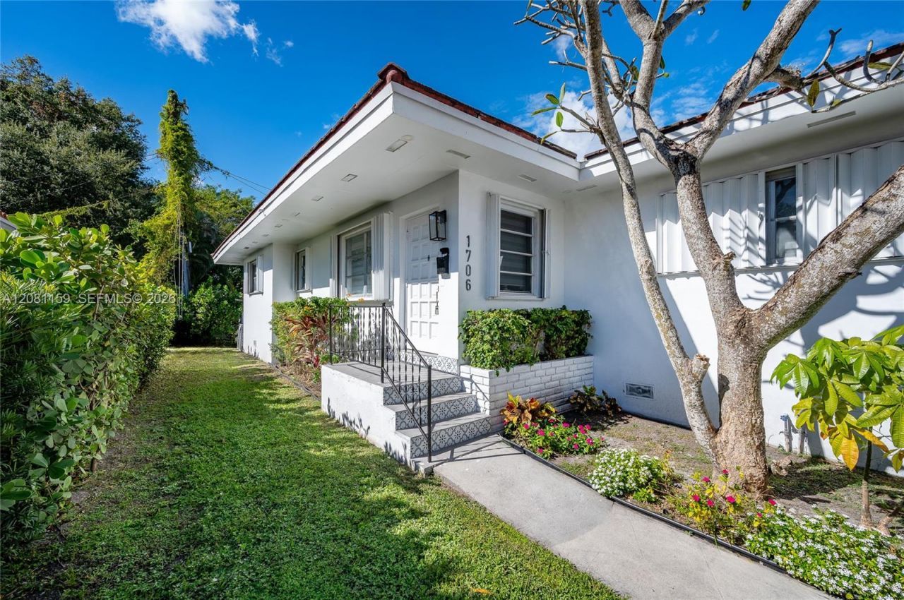 1704 S Le Jeune Rd, Coral Gables, FL 33134 Photo