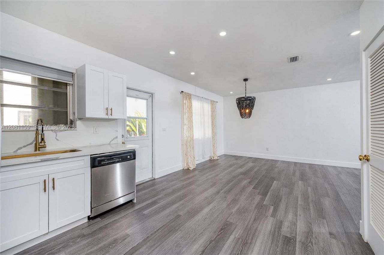 1704 S Le Jeune Rd, Coral Gables, FL 33134 Photo