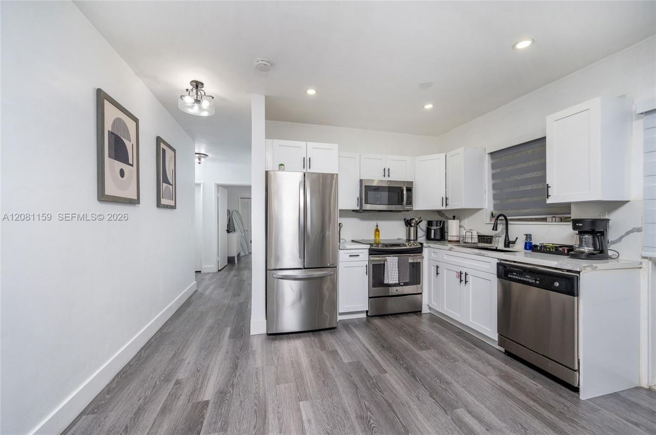 1704 S Le Jeune Rd, Coral Gables, FL 33134 Photo
