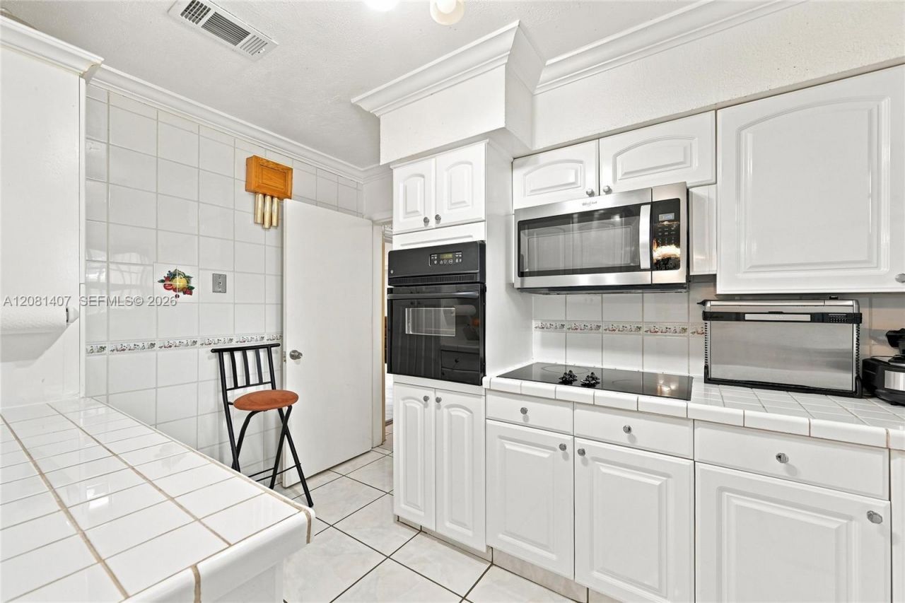 4470 NW 171st Ter, Miami Gardens, FL 33055 Photo